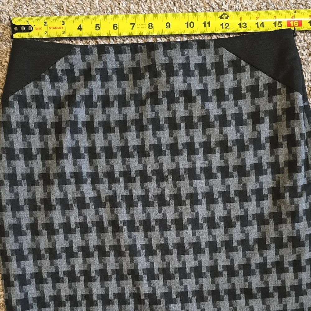 The Limited Black and Gray A-Line Skirt - Picture 3 of 9